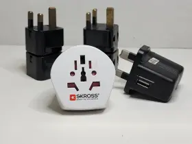 1.500211e  Worldconnect Ag Skross Country Travel Adapter Plus Usb - World To Europe White